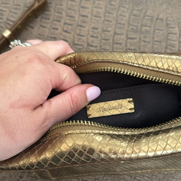 Madewell Metallic Gold Crossbody Bag Adjustable Strap Leather Small - Picture 6 of 16